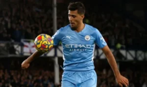 lỗi chạm tay trong bóng đá